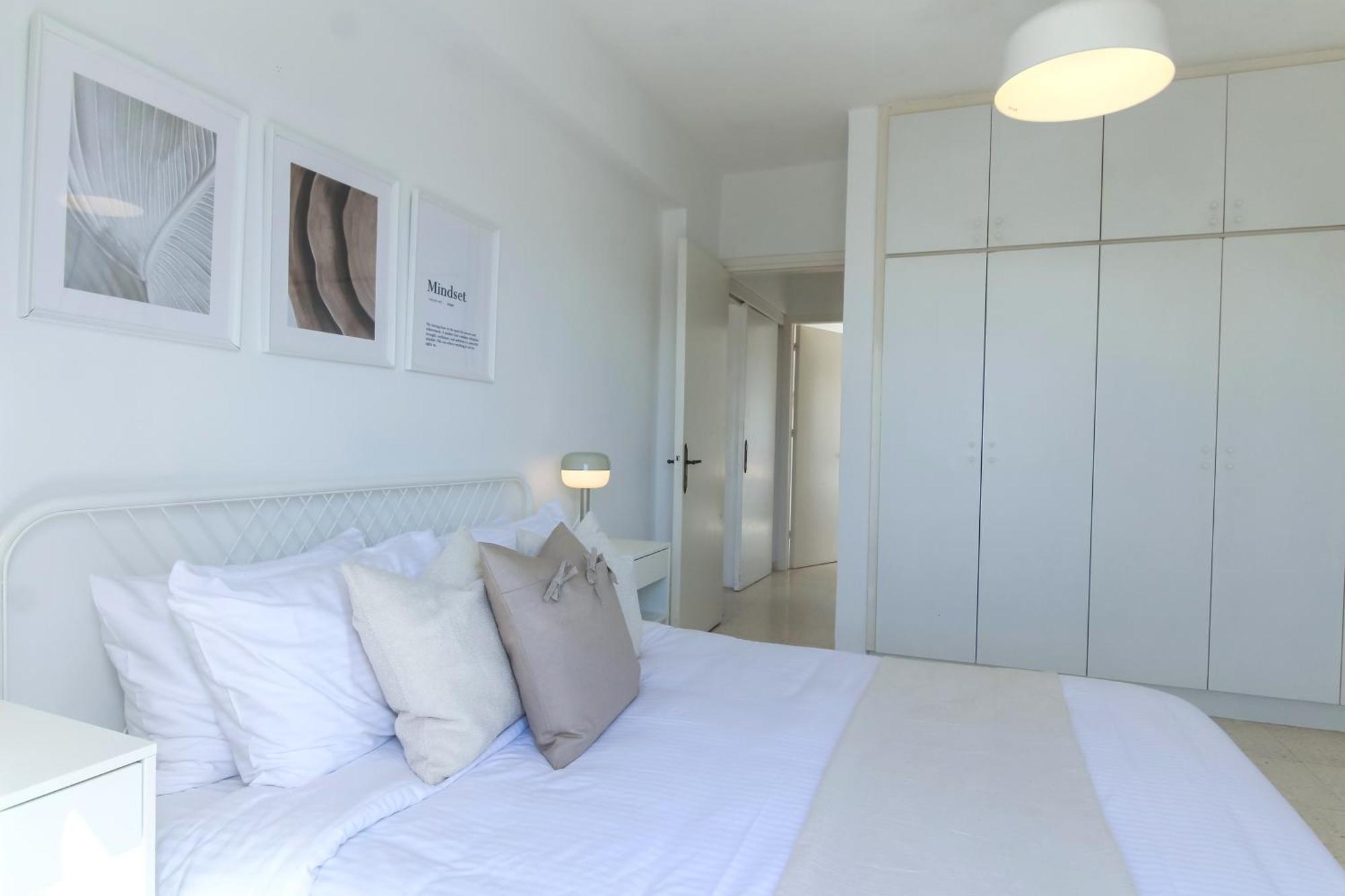 Phaedrus Living: Byzantium Modern City Flat Paphos Exterior photo