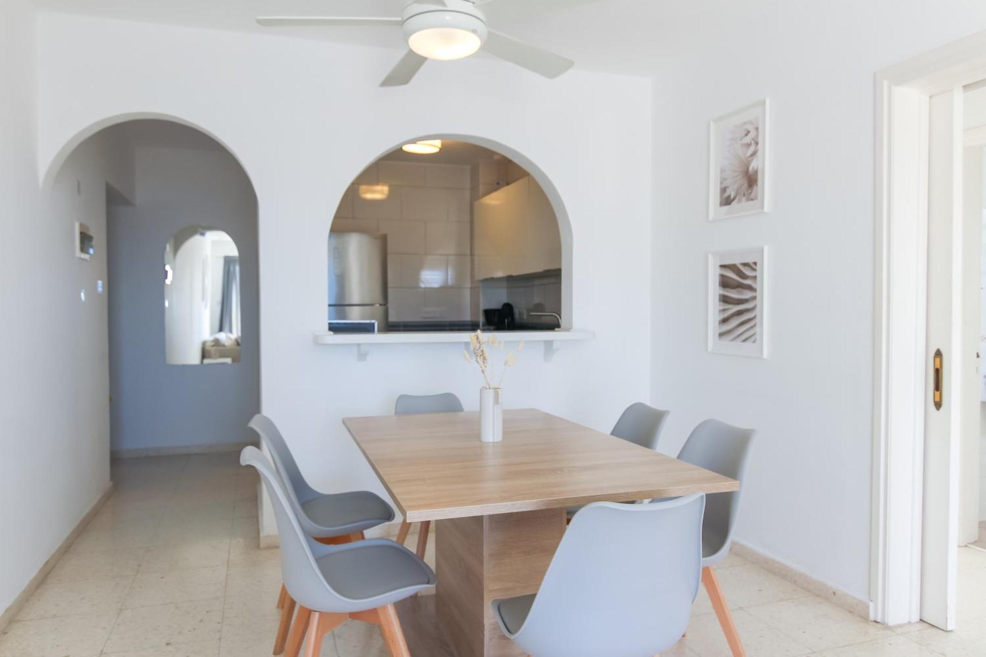 Phaedrus Living: Byzantium Modern City Flat Paphos Exterior photo