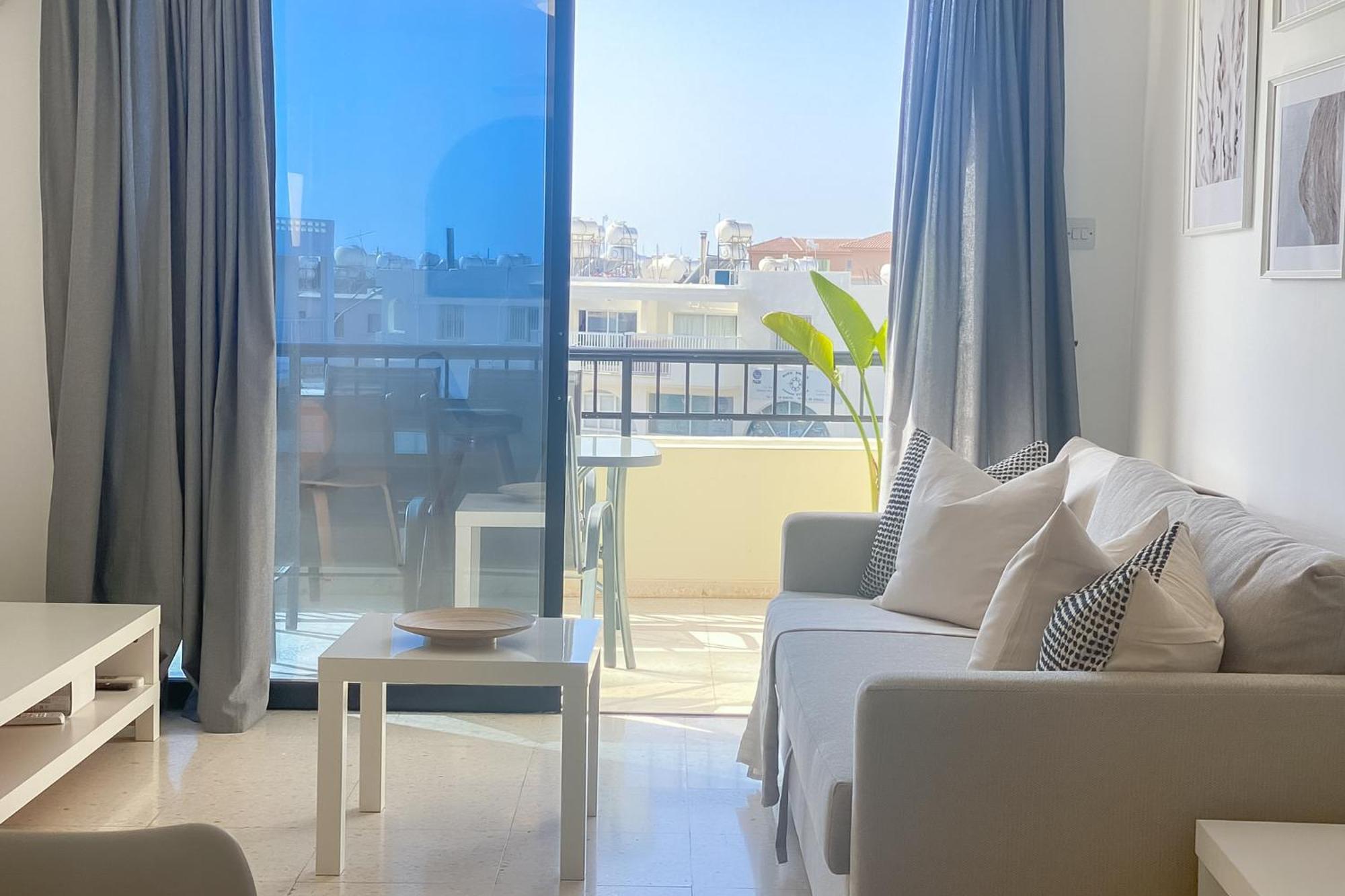 Phaedrus Living: Byzantium Modern City Flat Paphos Exterior photo